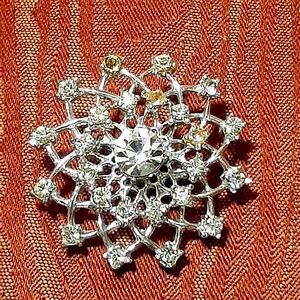 Starburst Snowflake BROOCH/PIN With Faux Diamonds VINTAGE. Please view pictures